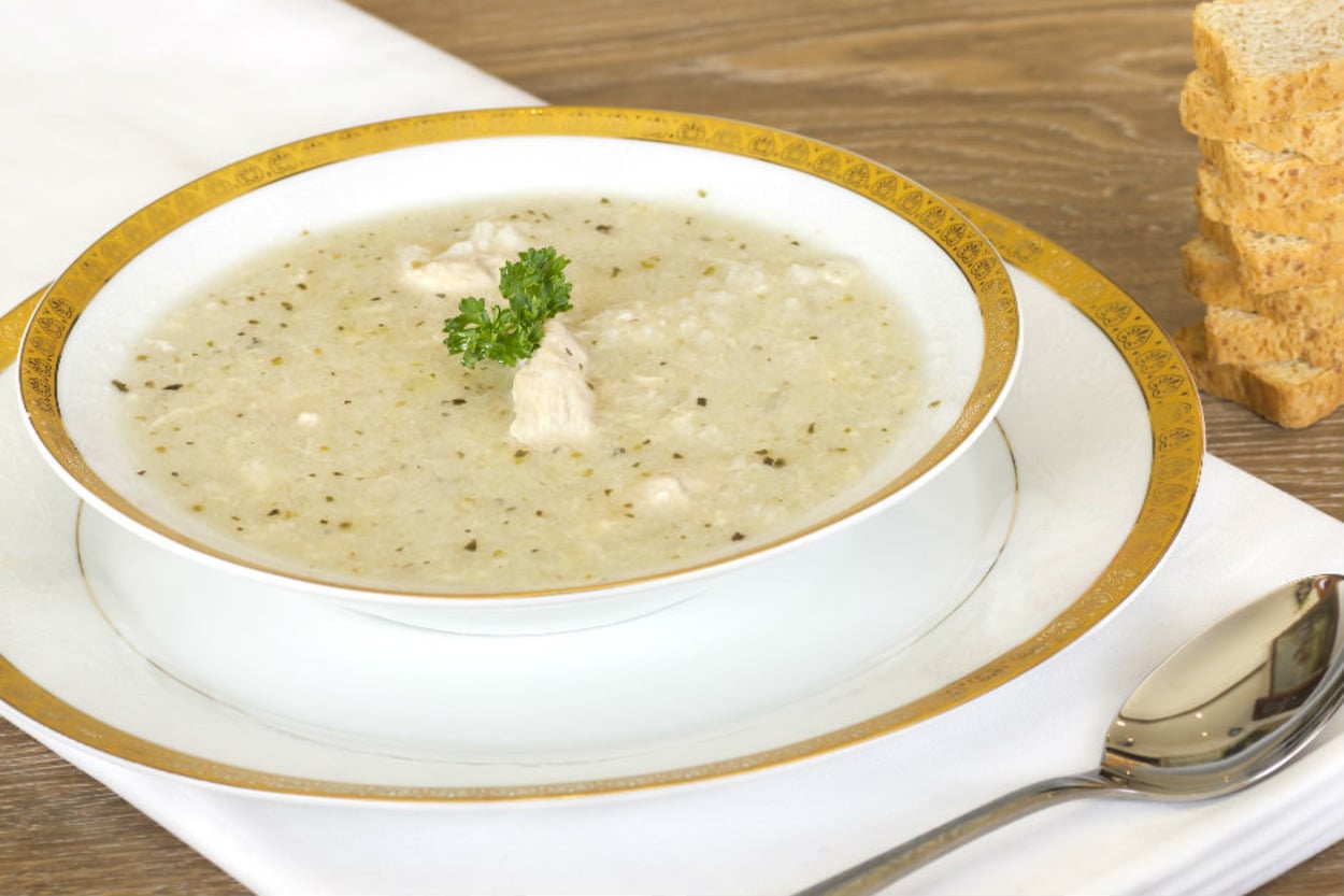 Kokusu Mis Tadı Enfes: Sarımsaklı Tavuk Suyu Çorbası
