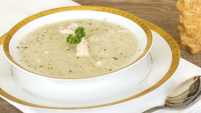 Kokusu Mis Tadı Enfes: Sarımsaklı Tavuk Suyu Çorbası
