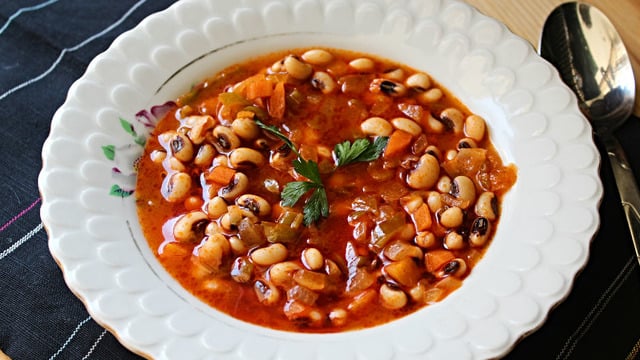 Sadece Salatasıyla Yetinmeyin Diye Birbirinden Farklı 9 Börülce Yemeği Tarifi