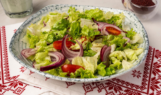3 Malzemeli: Kıvırcık Salatası
