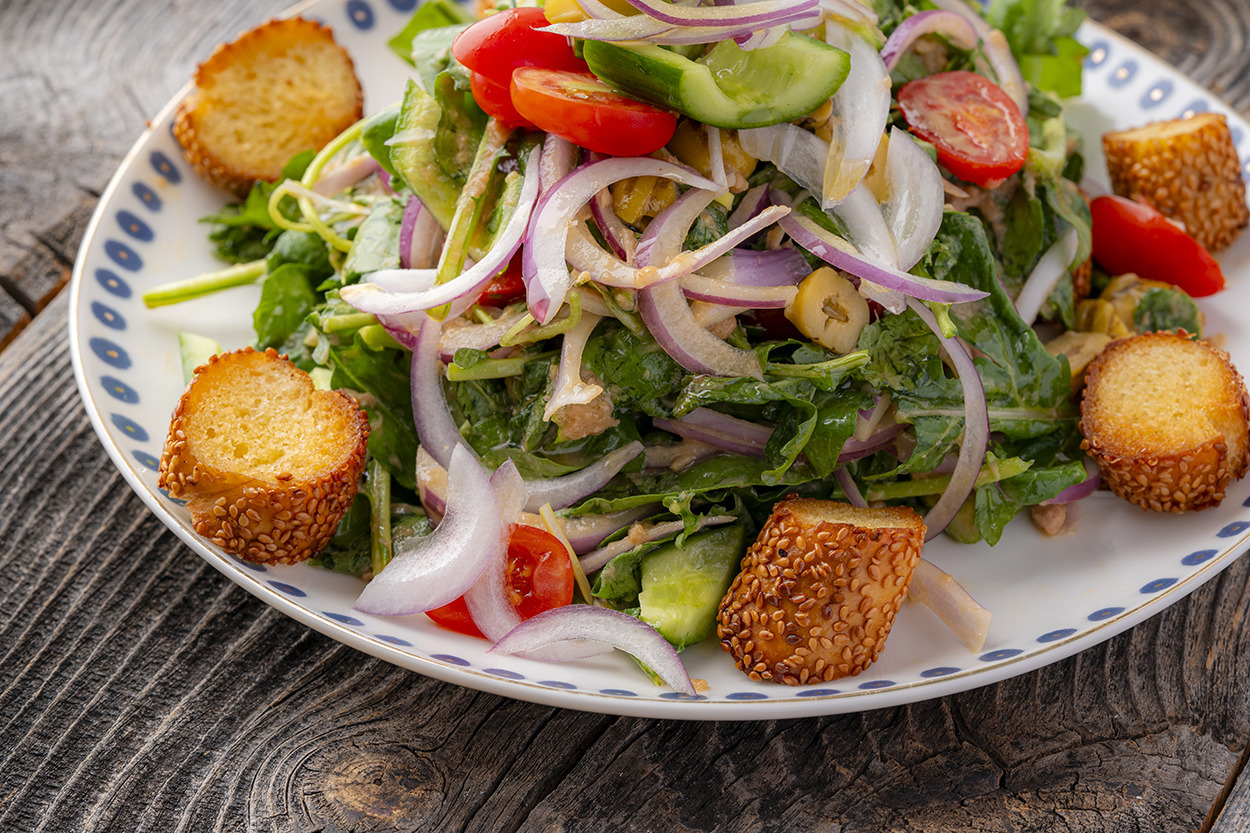 Ferah Ferah: Balık Soslu Roka Salatası