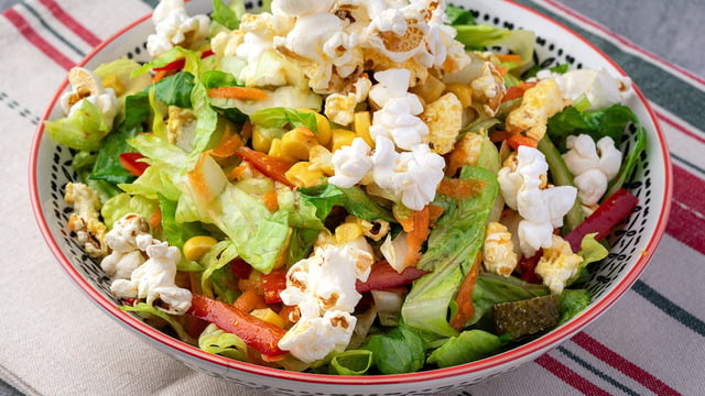 15 Dakikada Hazır: Patlamış Mısırlı Salata