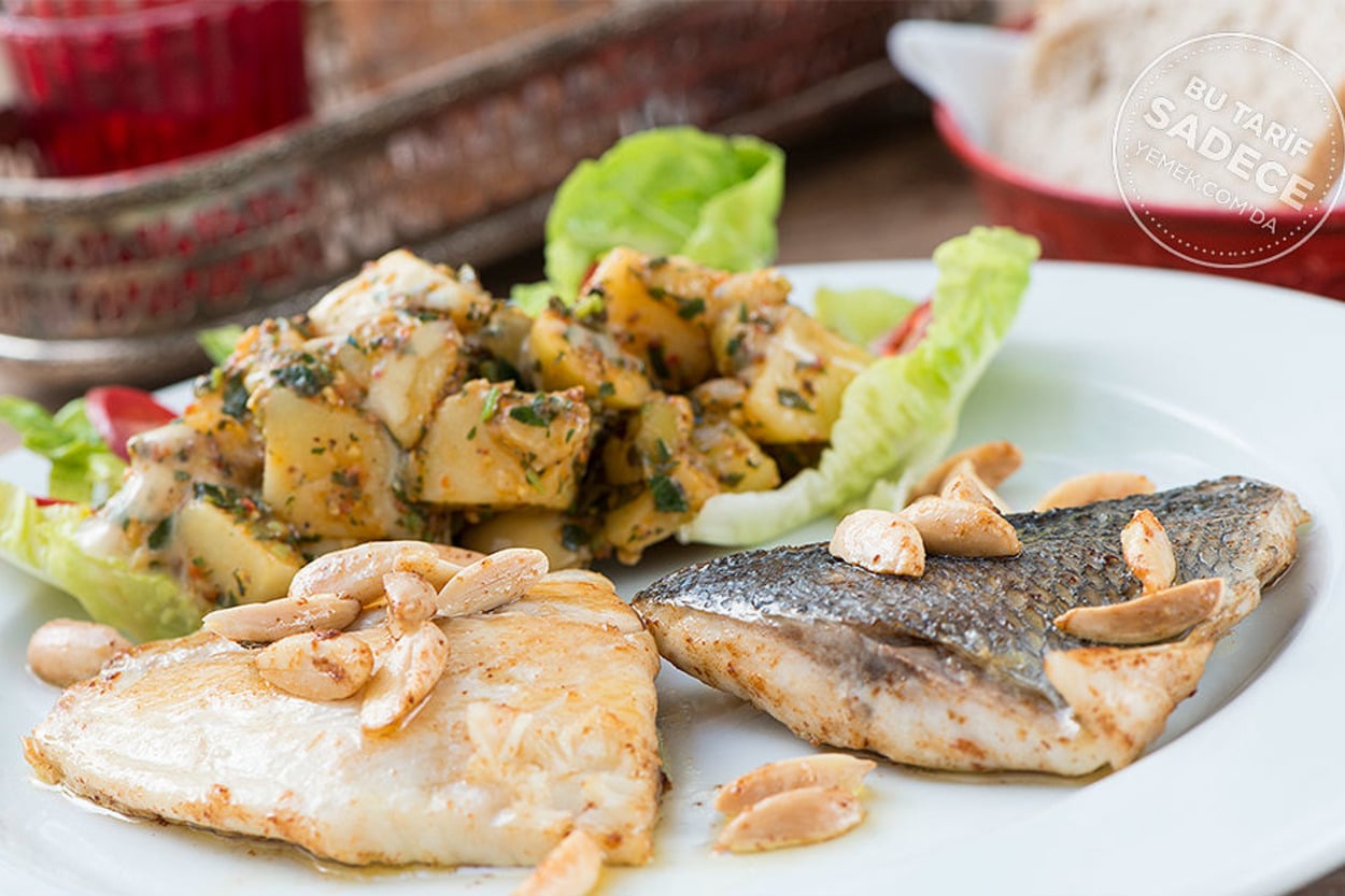 Naif İstanbul'dan: Bademli Çipura ve Patates Salatası