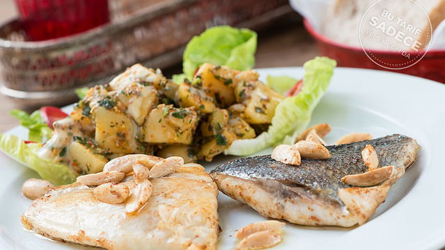 Naif İstanbul'dan: Bademli Çipura ve Patates Salatası