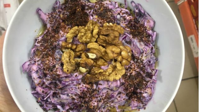 Hem Leziz Hem Besleyici: Kırmızı Lahana Salatası