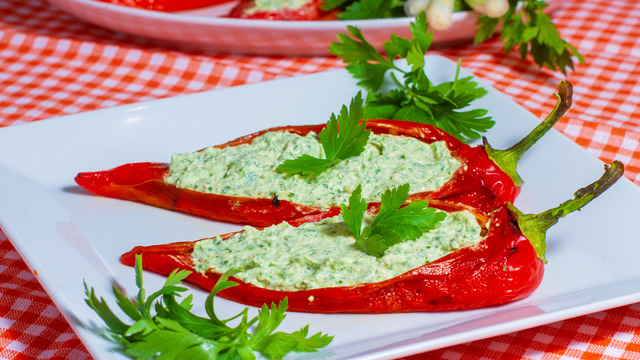 İkisi Birlikte: Girit Ezmeli Biber Sandal