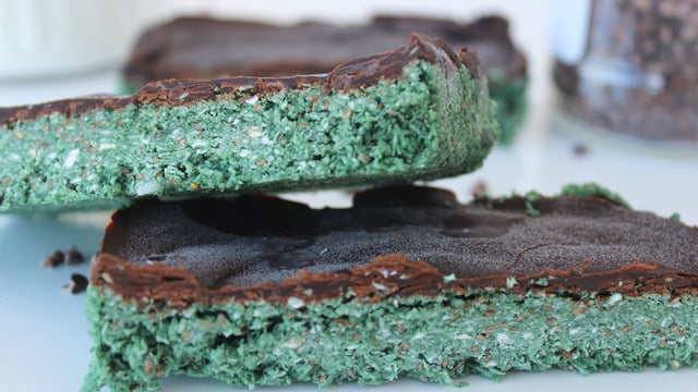 Pratik Hazırlanan: Spirulinalı Pişmeyen Kurabiye