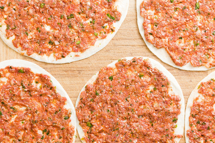 lahmacun-ici-nasil-hazirlanir-3