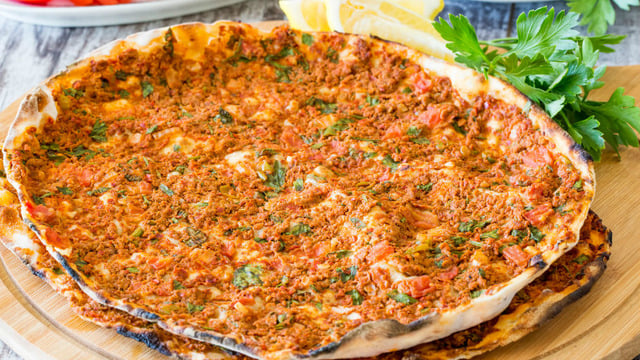 İşin Sırrı Bu Püf Noktalarında Saklı: Lahmacun İçi Nasıl Hazırlanır?
