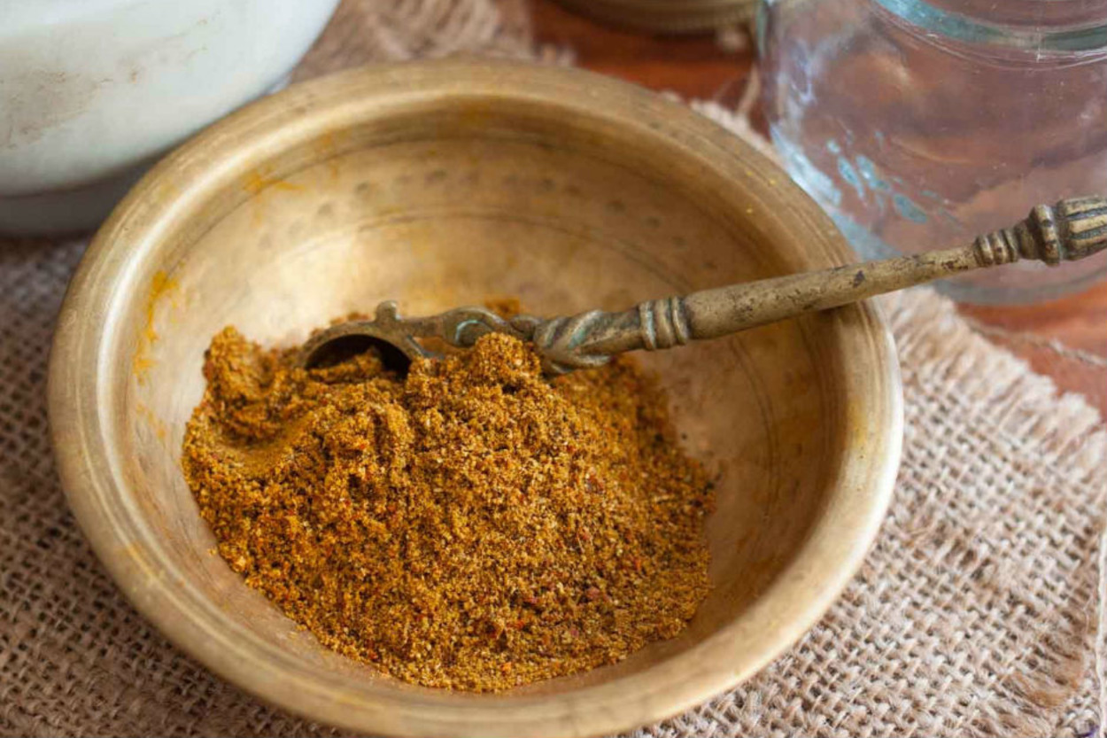 Yemeklerinizin Lezzetine Seviye Atlatır: Garam Masala (Hint Baharatı) Nasıl Yapılır?