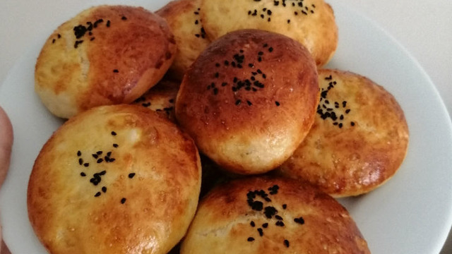Çayın Yanına: Yumaşacık Kıyır Poğaça
