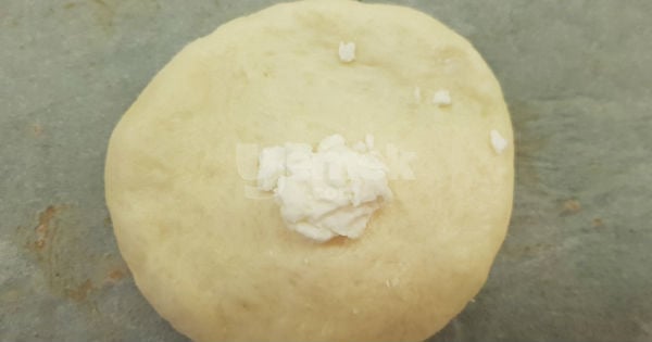 tam-olculu-peynirli-pogaca4