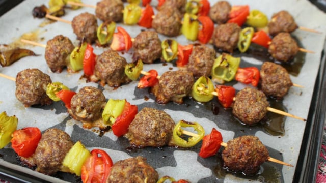 Köfte Sevenler Buraya: Çöp Şişte Köfte