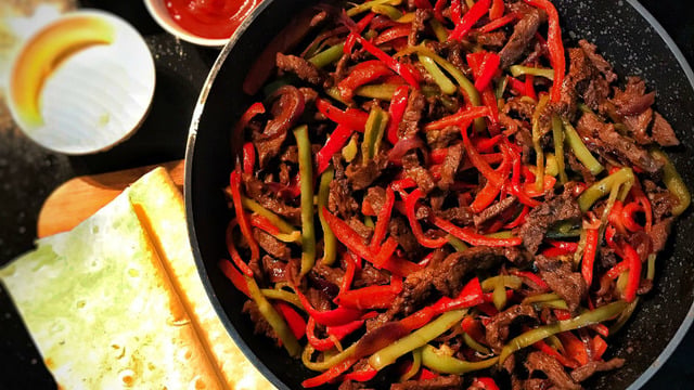 Lavaşlar Hazırlansın: Etli Fajita