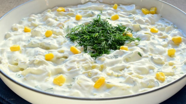 Çok Pratik: Yoğurtlu Enginar Kalbi Salatası