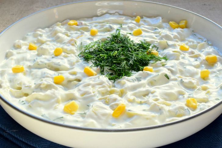Yoğurtlu Enginar Kalbi Salatası Tarifi