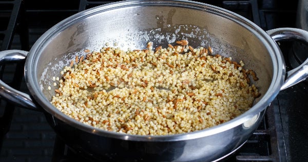 arpa-sehriyeli-kuskus-pilavi-adim-3