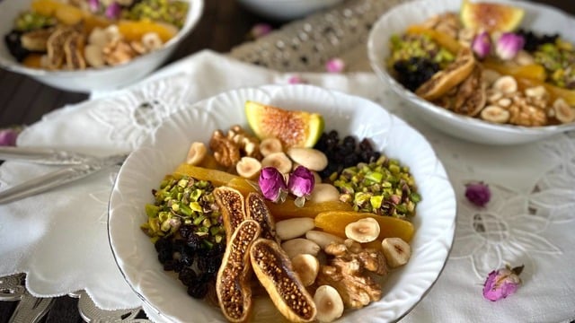 4 Porsiyon Çıkar: Az Ölçülü Aşure