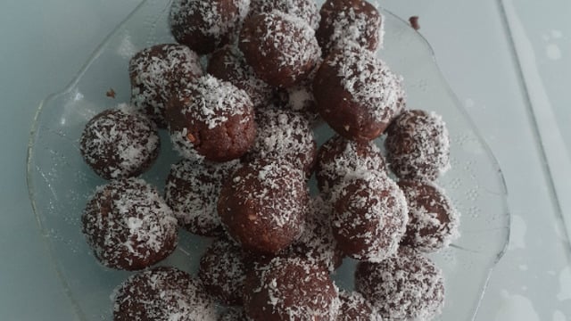 Ziyan Etmek Yok: Bayat Kurabiyeden Çikolata Topları