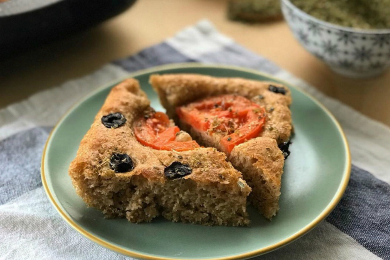 İtalyan Esintisi: Kolay Focaccia Ekmeği