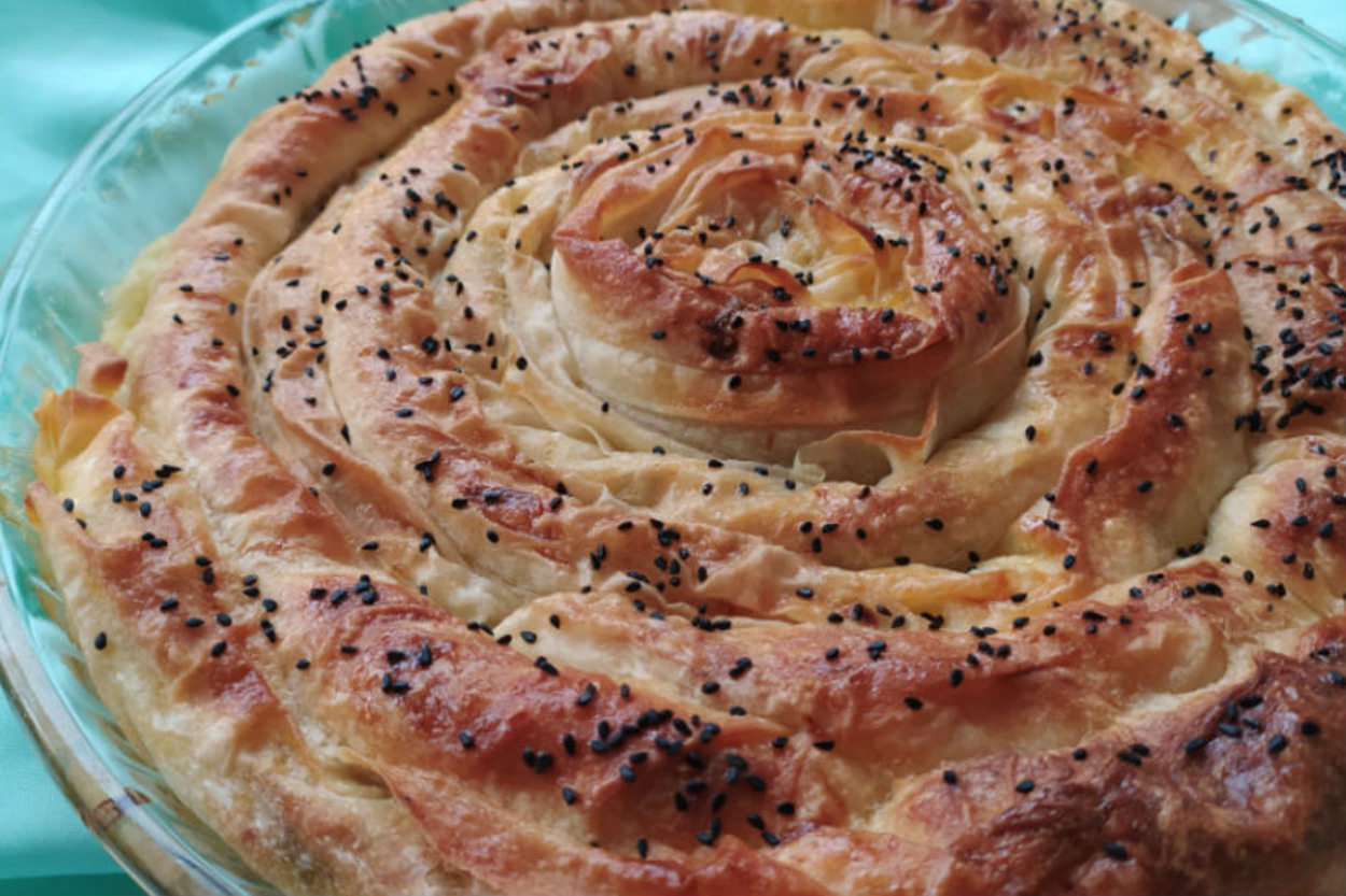 Evimizin Mutfağından: Pırasalı Peynirli Börek