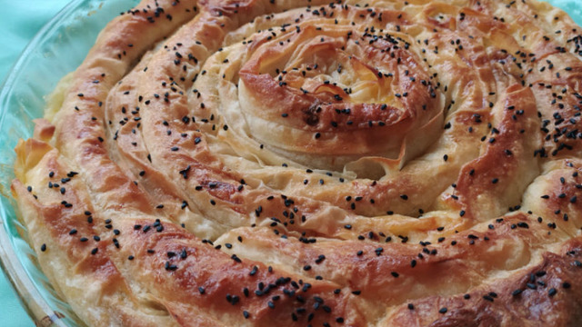 Evimizin Mutfağından: Pırasalı Peynirli Börek