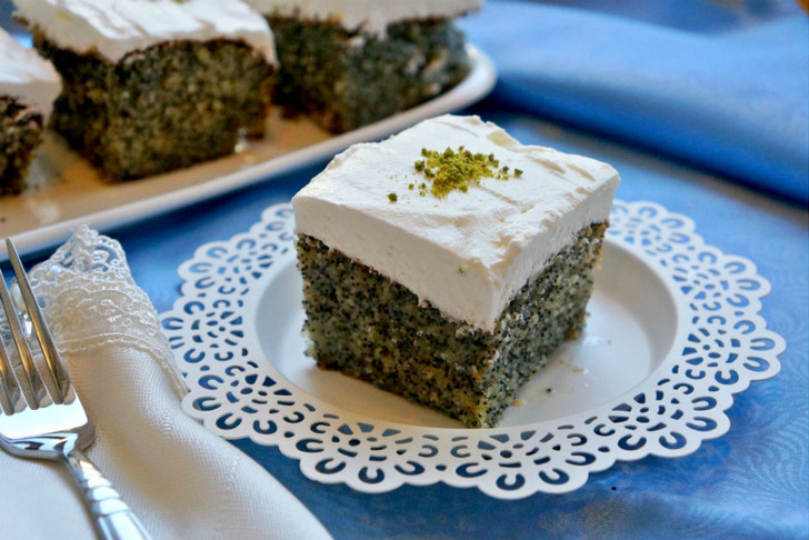 Haşhaşlı İrmik Tatlısı Tarifi
