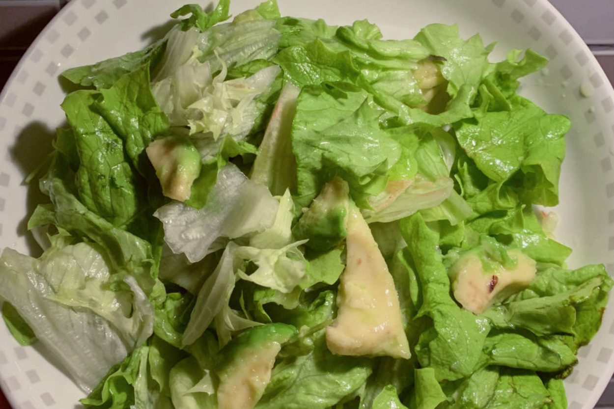 Pratik ve Sağlıklı: Avokado Salatası