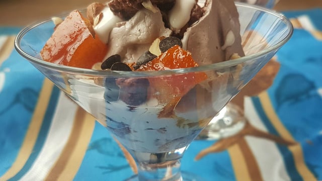 Evimizin Mutfağından: Kakaolu ve Portakallı Eton Mess