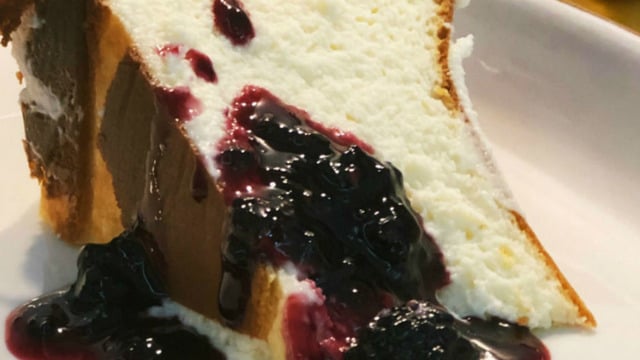 İkinci Dilimi Garanti: Böğürtlenli San Sebastian Cheesecake