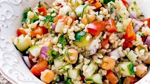 Rengarenk: Nohutlu Bulgur Salatası