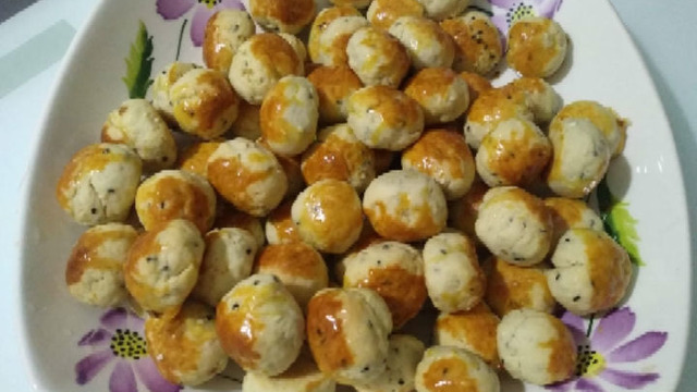 Enfes Atıştırmalık: Tuzlu Mini Kurabiye