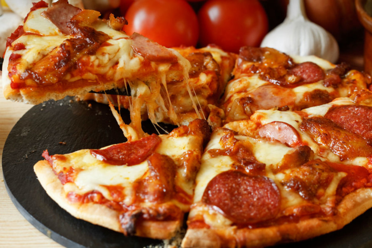 Zincir Pizzacıları Kıskandıracak Ev Yapımı Pizzalar İçin 4 Nefis Öneri
