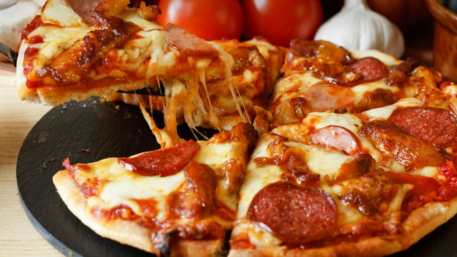 Zincir Pizzacıları Kıskandıracak Ev Yapımı Pizzalar İçin 4 Nefis Öneri