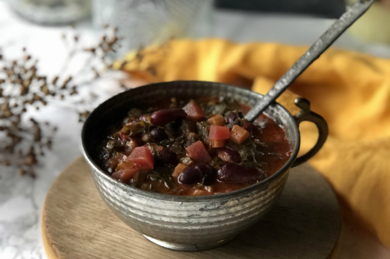 Lezzet ve Şifa Dolu: Pancarlı Karalahana Çorbası