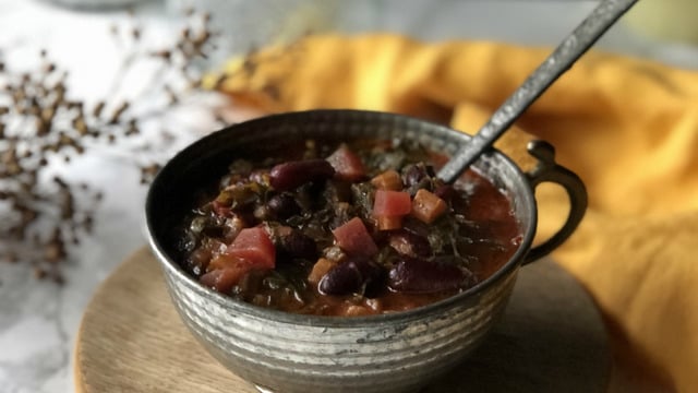 Lezzet ve Şifa Dolu: Pancarlı Karalahana Çorbası