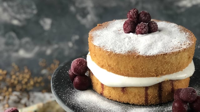 Çay Saatinin Soylusu: Victoria Sponge Cake