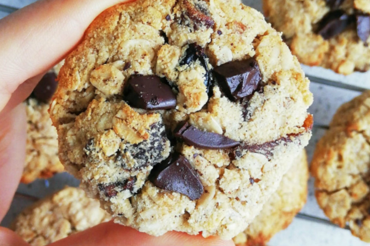 Kahvenin Yanına: Dopdolu Fit Cookie