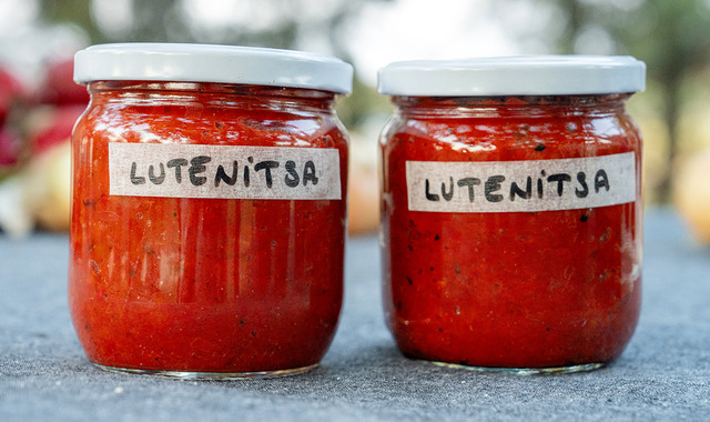 Balkan Sosu: Lutenitsa