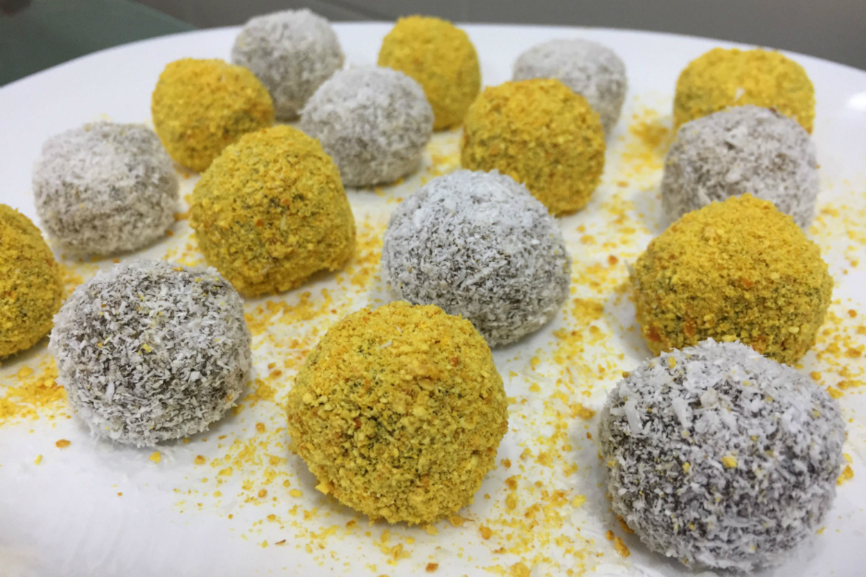 Papatya Tarlası Misali: Fit Hurma Topları