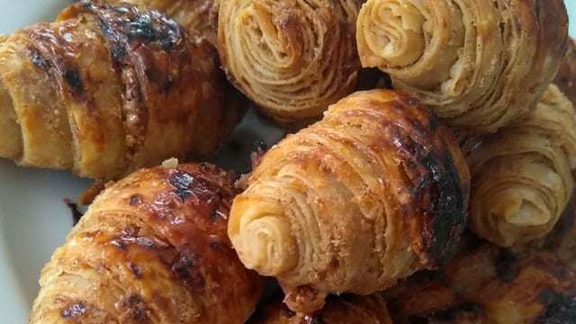 Ağızda Dağılan Lezzetiyle: Haşhaşlı Çıtır Rulo