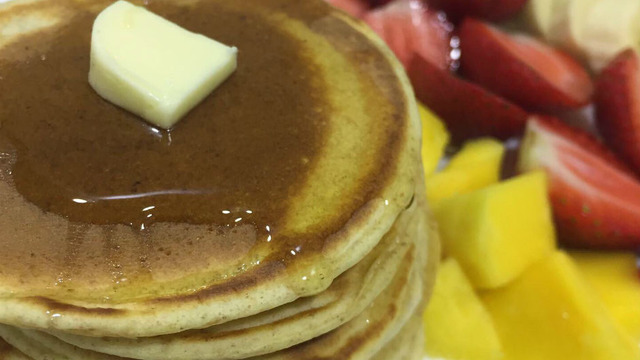 Çok Hafif: Tam Buğday Unlu Pancake