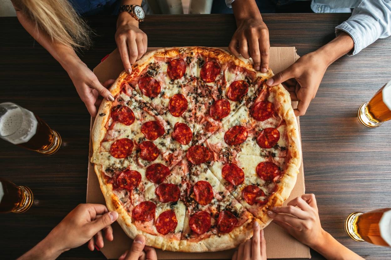 Ev Arkadaşını Pizzaya İkna Etmek İçin 15 Yöntem
