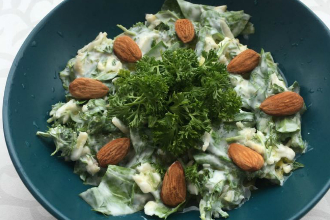 Sofranın Başrolü: Frenkli Ispanak Salatası