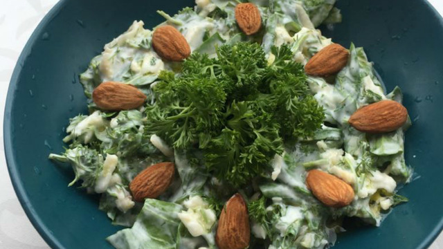 Sofranın Başrolü: Frenkli Ispanak Salatası