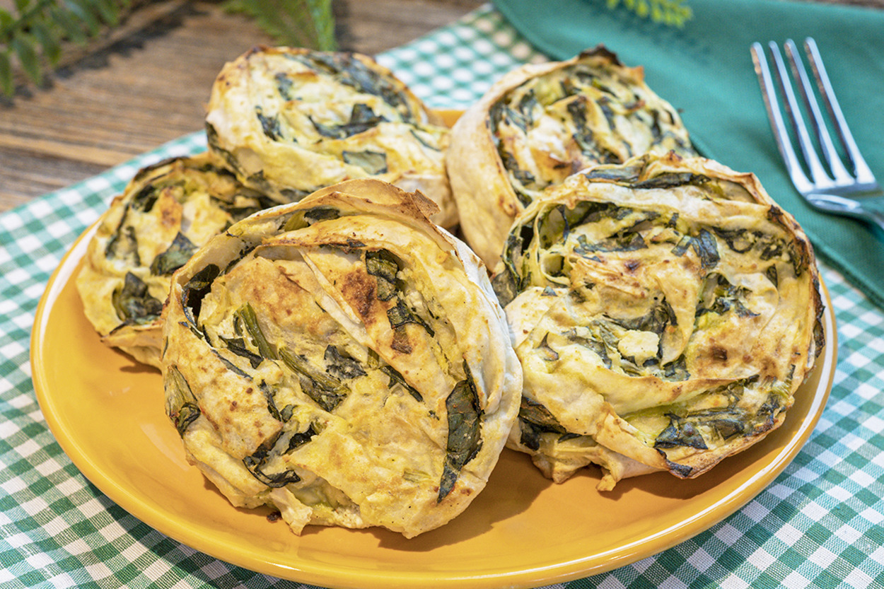 Sadece 2 Yufkayla: Ispanaklı Peynirli Rulo Börek