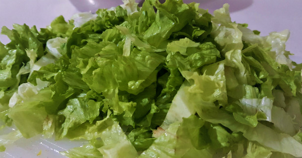 degisik-sezar-salata-asama