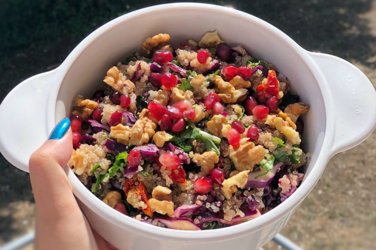 Gözlere Şenlik: Renkli Kinoa Salatası