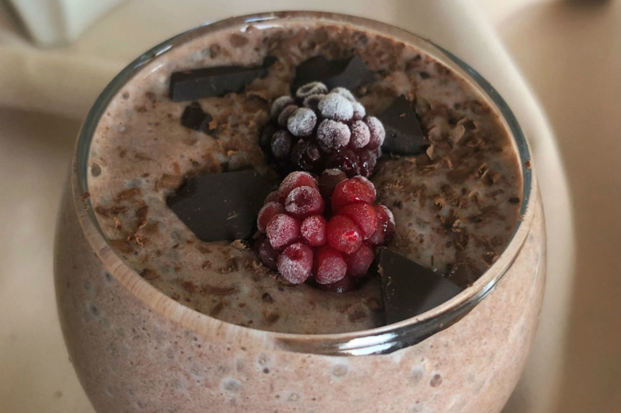 4 Malzemeli: Muzlu Chia Puding