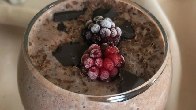4 Malzemeli: Muzlu Chia Puding